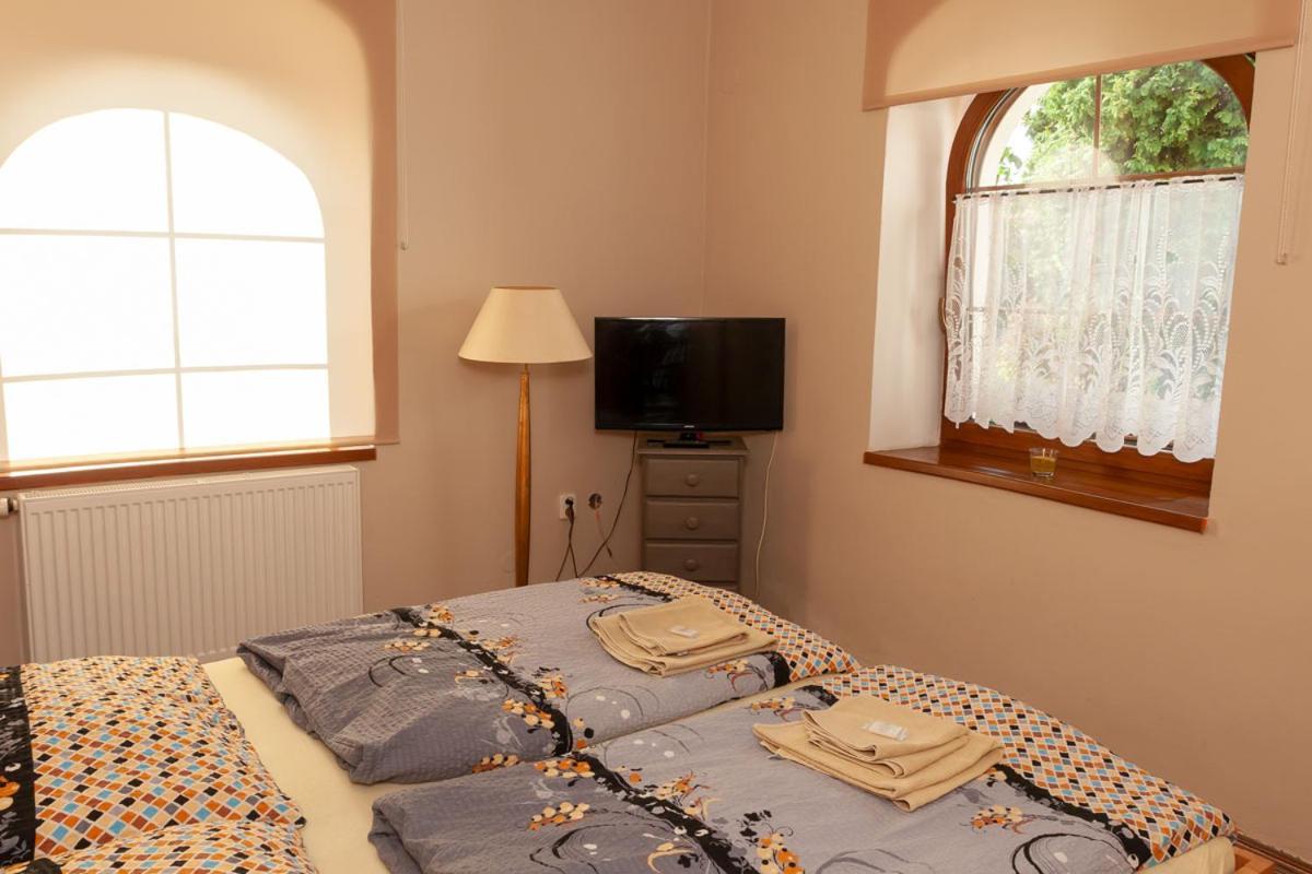 Penzion Na Hradcanech Nove Mesto nad Metuji Room photo
